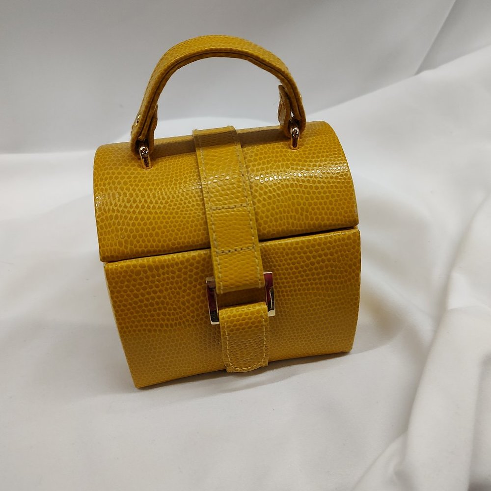 Wolf Designs travel jewelry case